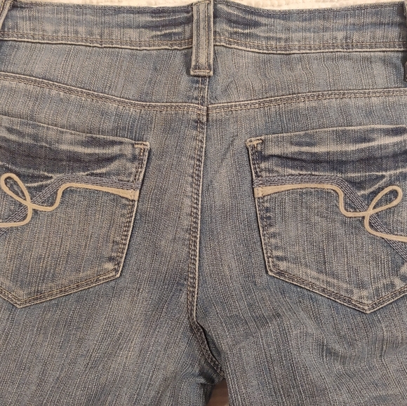 Junior's size 7 Code of Ethics Jeans - Picture 5 of 9